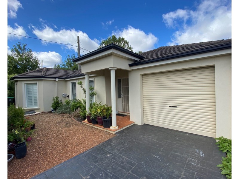 3/32 Bay Street, Golden Square VIC 3555