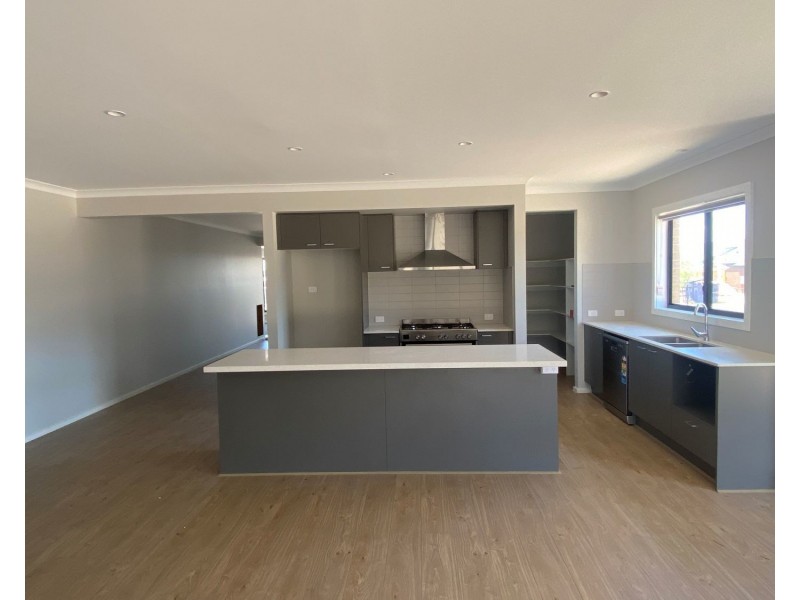 5 Namatjira Boulevard, Bagshot VIC 3551