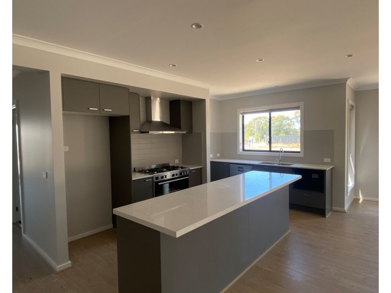 5 Namatjira Boulevard, Bagshot VIC 3551