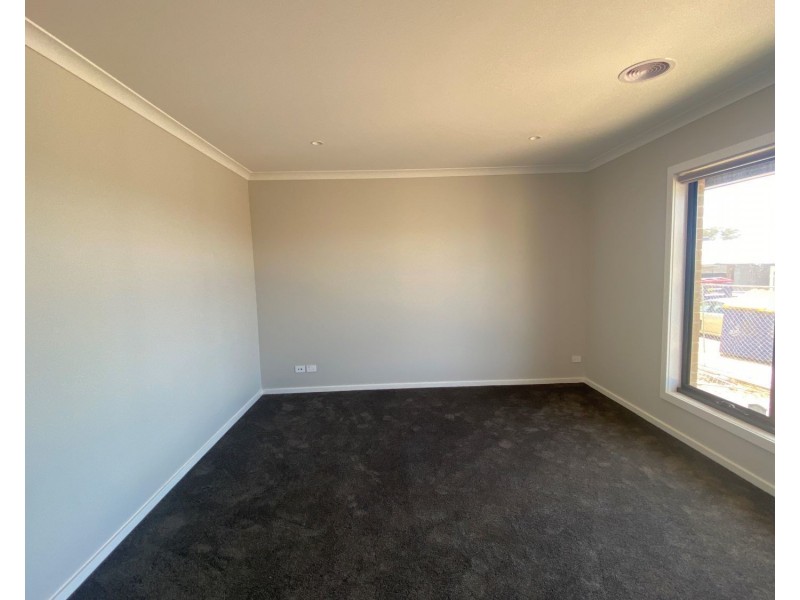 5 Namatjira Boulevard, Bagshot VIC 3551