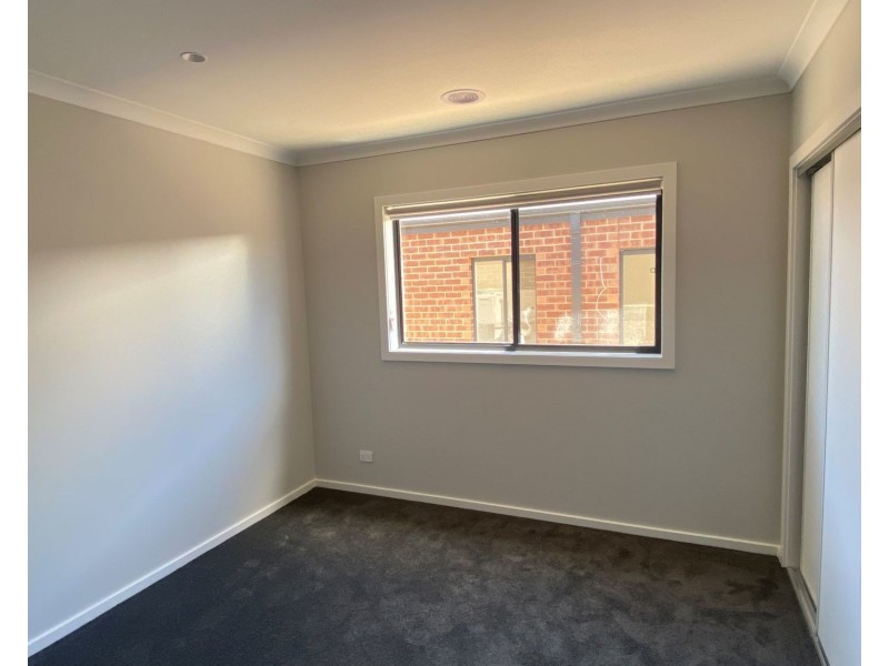 5 Namatjira Boulevard, Bagshot VIC 3551