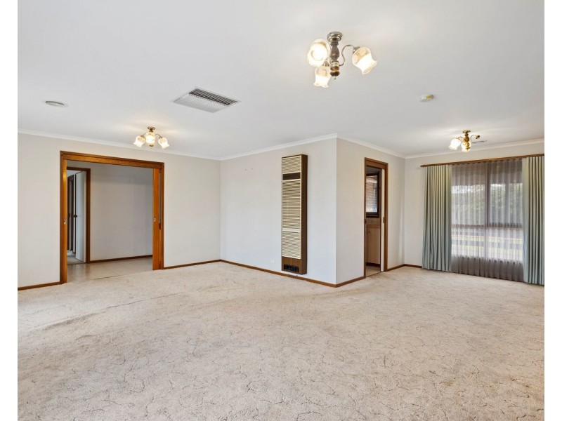 25 Balmoral Drive, Golden Square VIC 3555