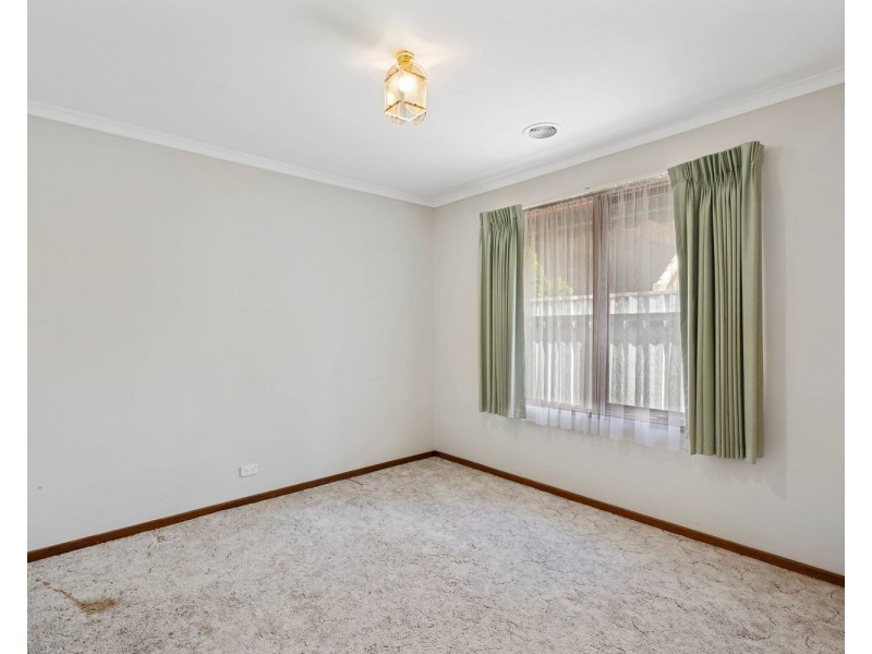 25 Balmoral Drive, Golden Square VIC 3555