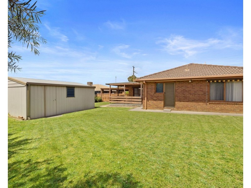 25 Balmoral Drive, Golden Square VIC 3555