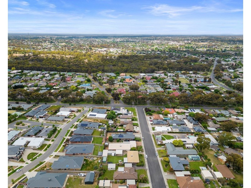 25 Balmoral Drive, Golden Square VIC 3555