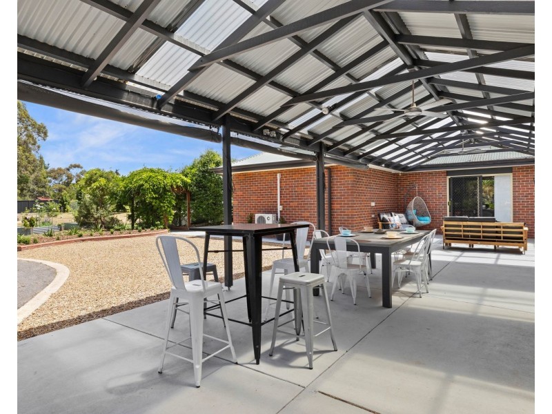 6 Conboy Court, Ascot VIC 3551