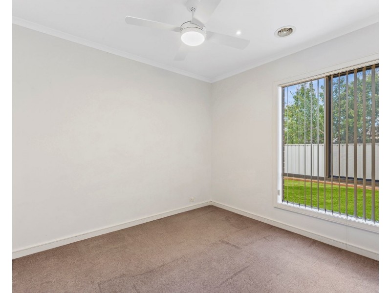 17 Cooba Drive, Epsom VIC 3551