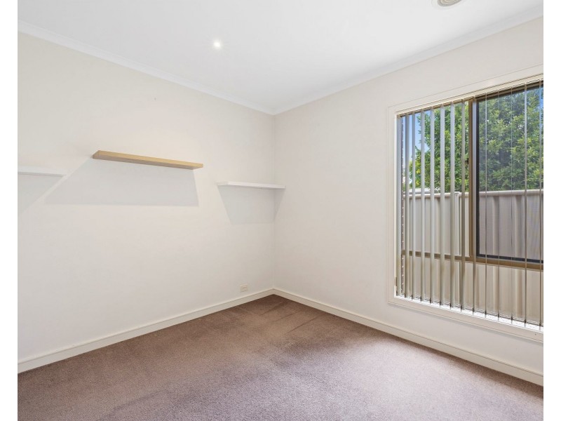 17 Cooba Drive, Epsom VIC 3551