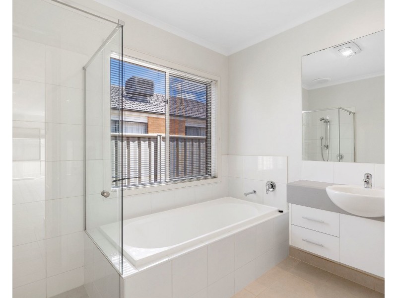 17 Cooba Drive, Epsom VIC 3551