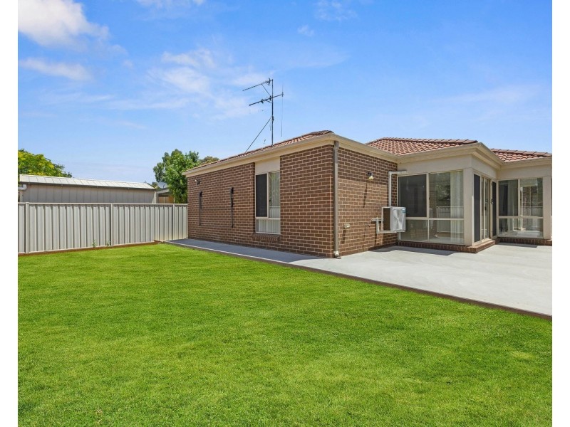 17 Cooba Drive, Epsom VIC 3551