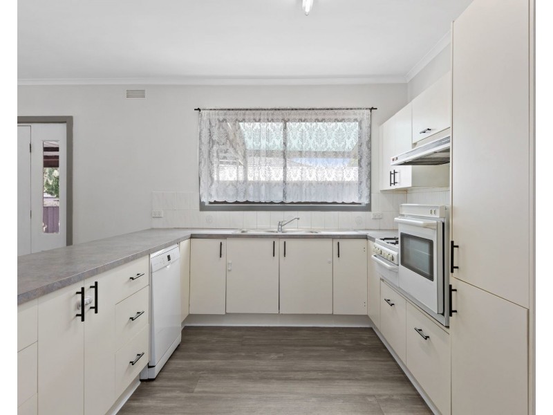 8 Frank Court, California Gully VIC 3556