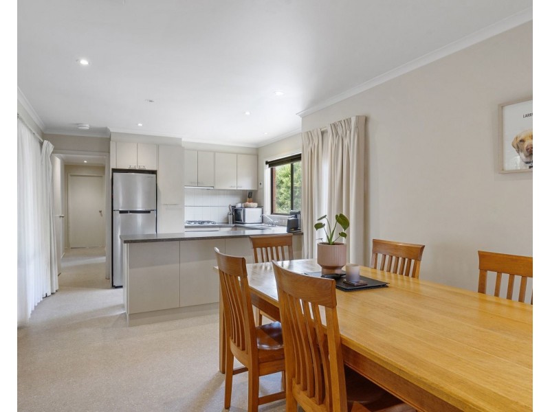 25 Robertson Street, Epsom VIC 3551