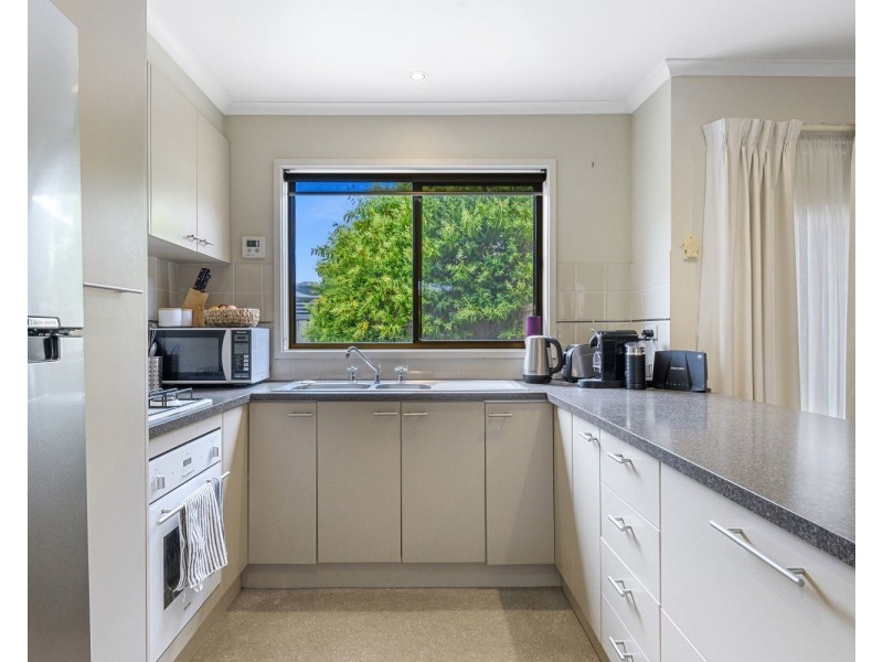 25 Robertson Street, Epsom VIC 3551