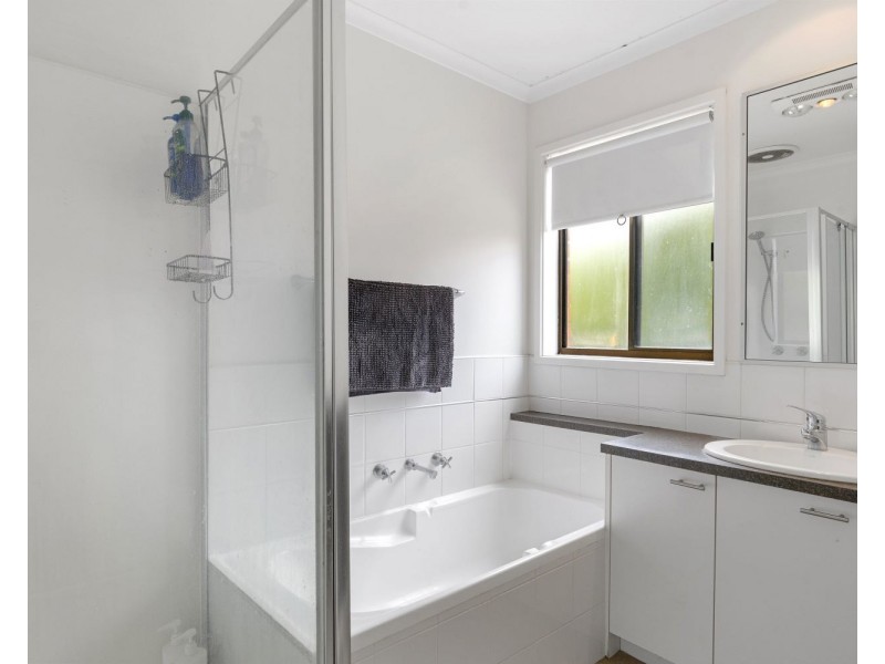 25 Robertson Street, Epsom VIC 3551