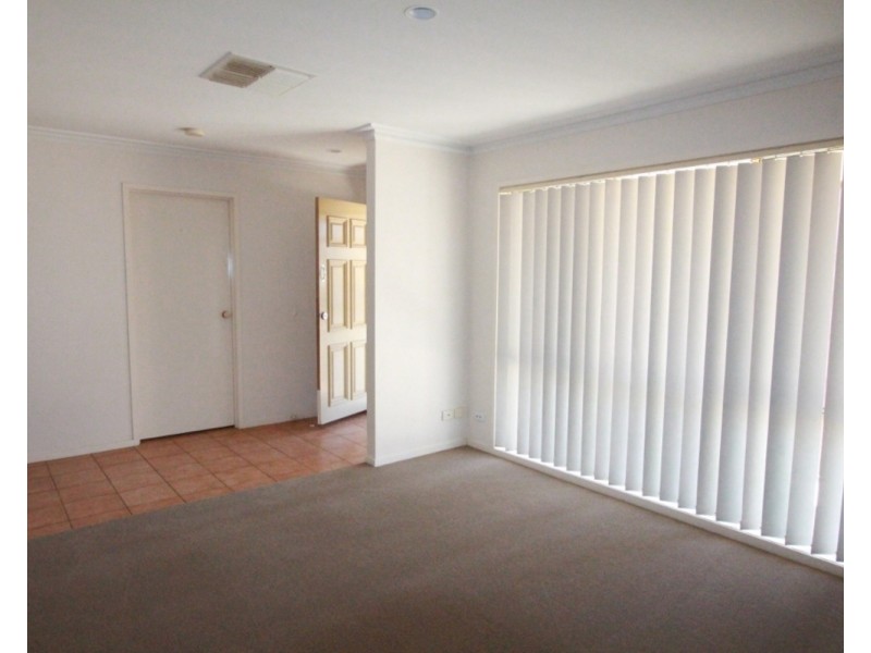 19 Davey Close, Flora Hill VIC 3550