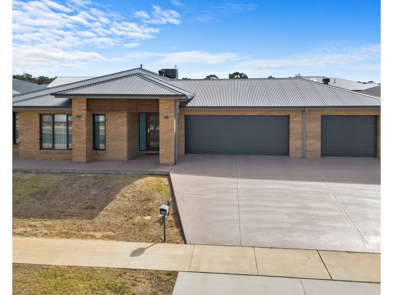 11 Aberdeen Drive, Junortoun VIC 3551