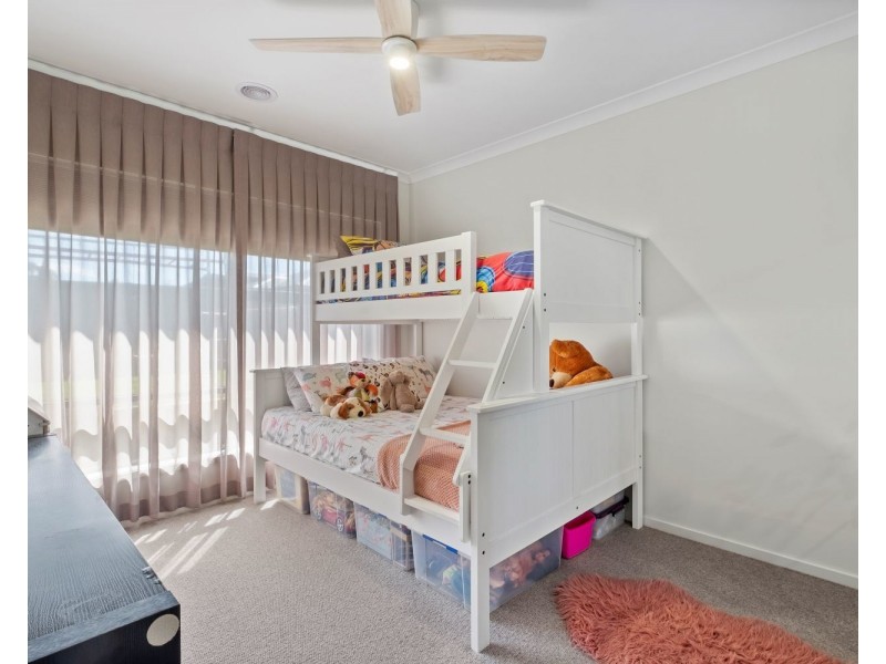 11 Aberdeen Drive, Junortoun VIC 3551