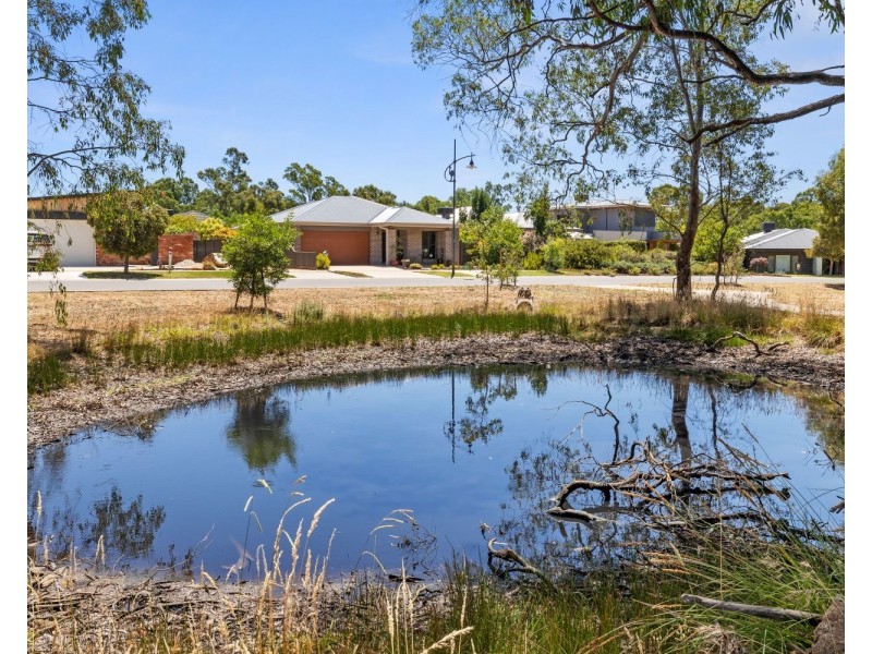 27 Coomoora Circuit, Strathfieldsaye VIC 3551