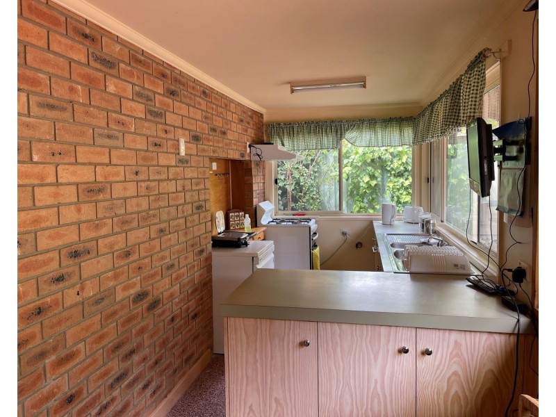 38 Carpenter Street, Quarry Hill VIC 3550