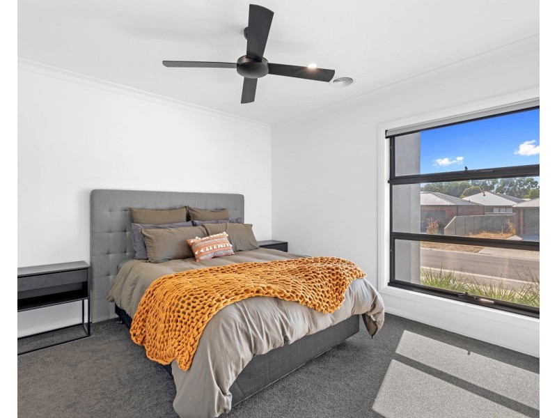 42 Topaz Avenue, White Hills VIC 3550