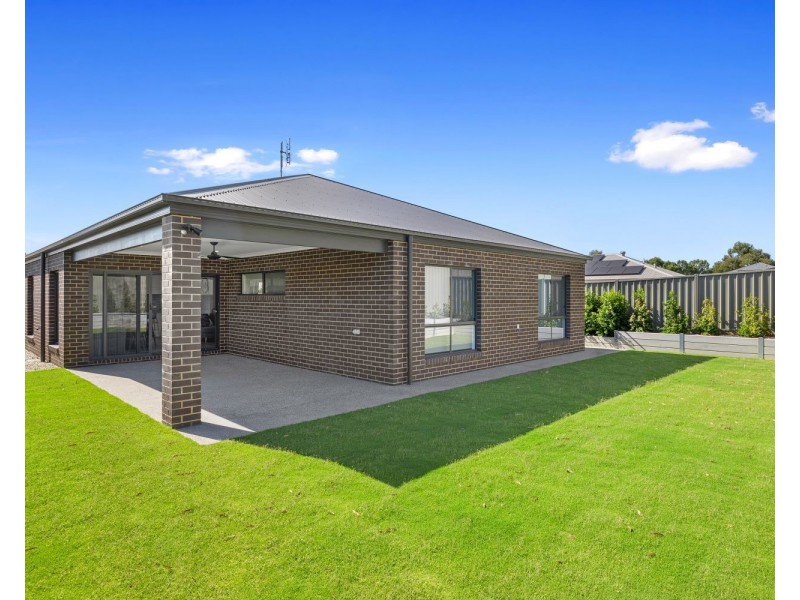 42 Topaz Avenue, White Hills VIC 3550
