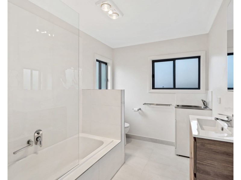 6 Royal Avenue, Kennington VIC 3550