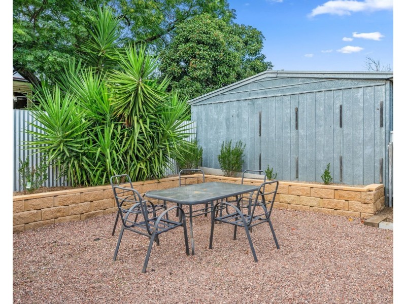 6 Royal Avenue, Kennington VIC 3550