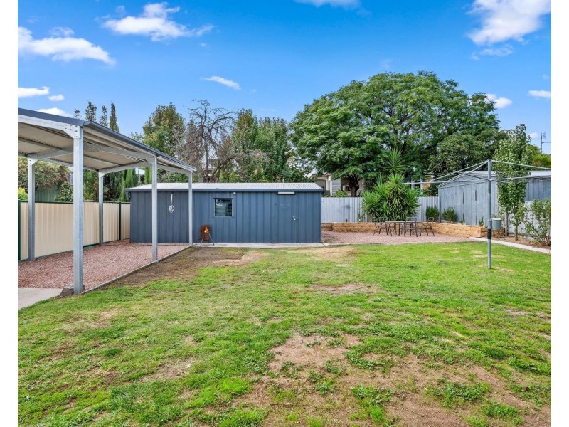 6 Royal Avenue, Kennington VIC 3550