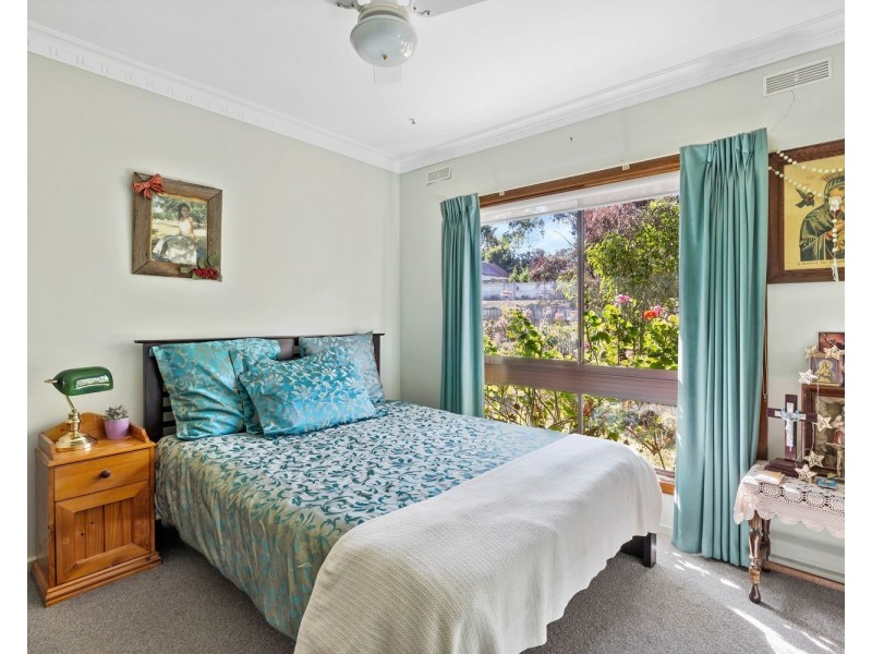 120 Olinda Street, Quarry Hill VIC 3550