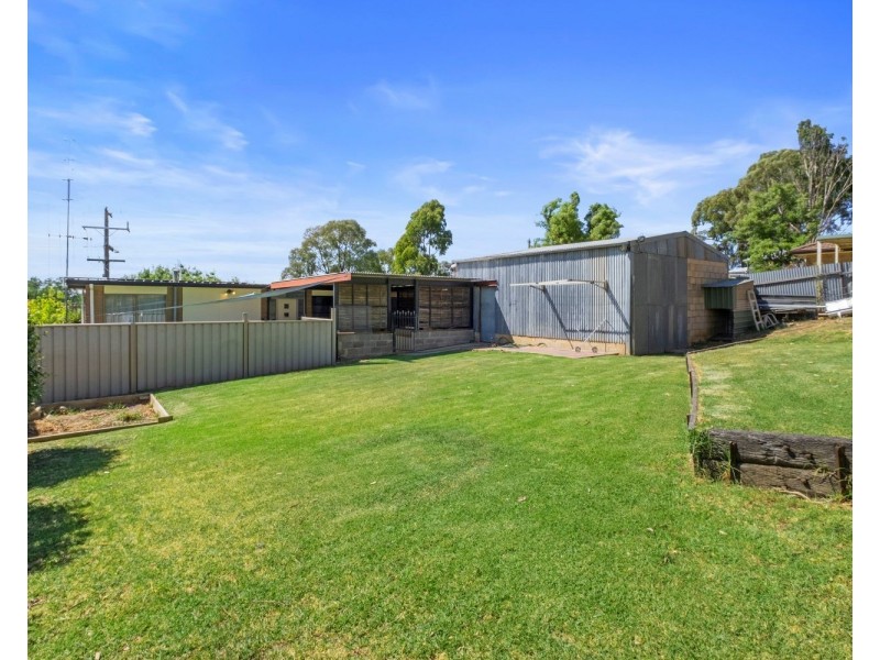 28 Caldwells Road, Eaglehawk VIC 3556