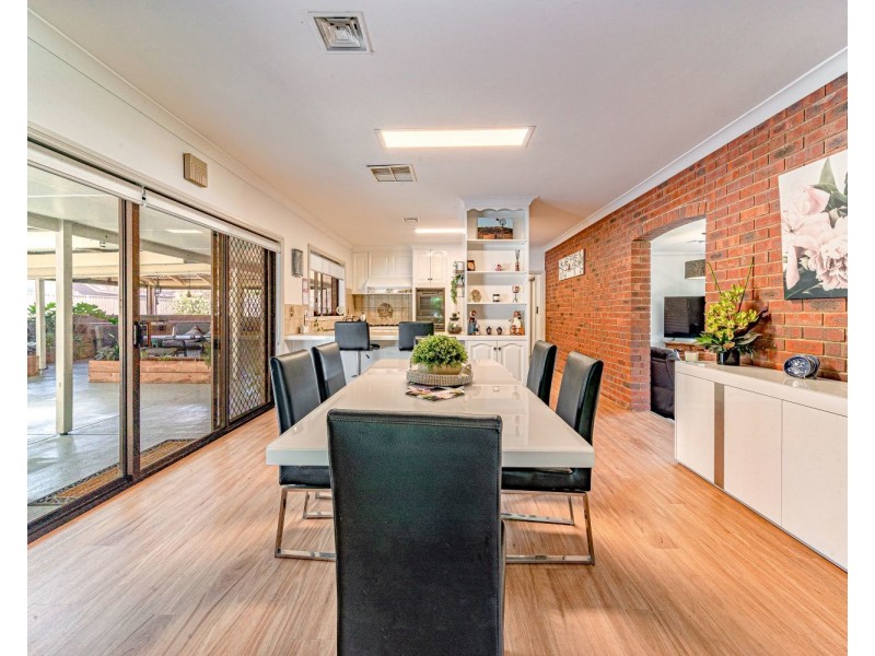 33 Stanley Crescent, Kangaroo Flat VIC 3555