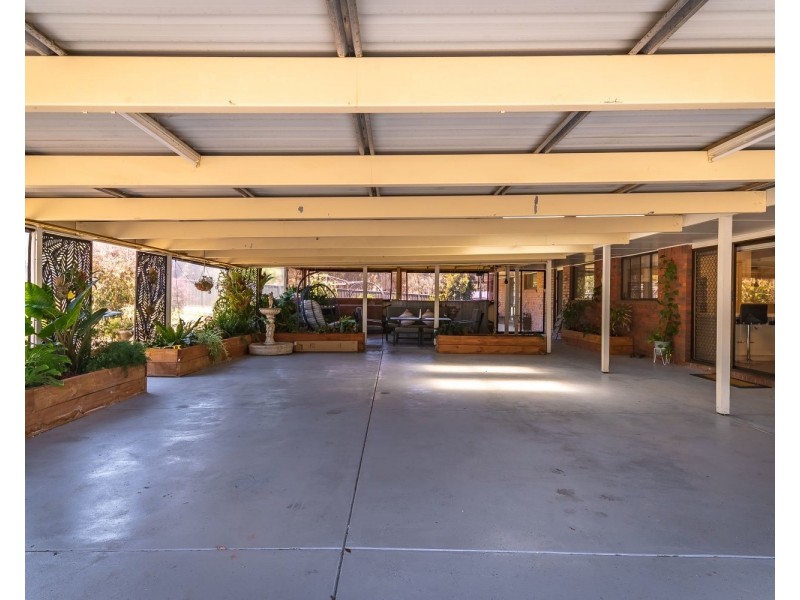 33 Stanley Crescent, Kangaroo Flat VIC 3555