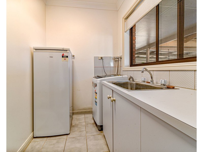 33 Stanley Crescent, Kangaroo Flat VIC 3555