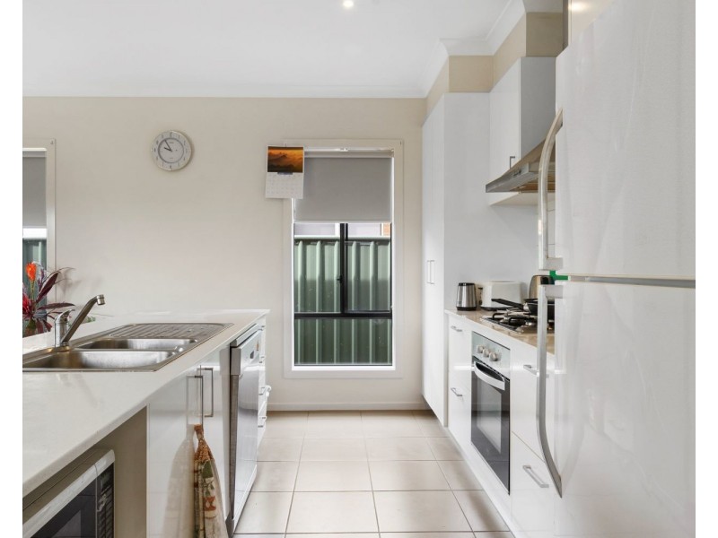 4 Triplett Avenue, Ascot VIC 3551