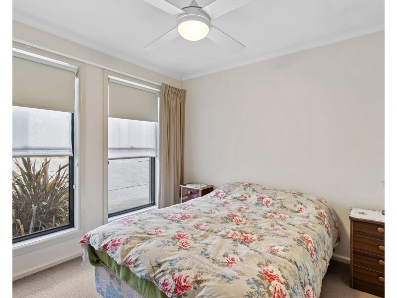 2/206 Neale Street, Flora Hill VIC 3550