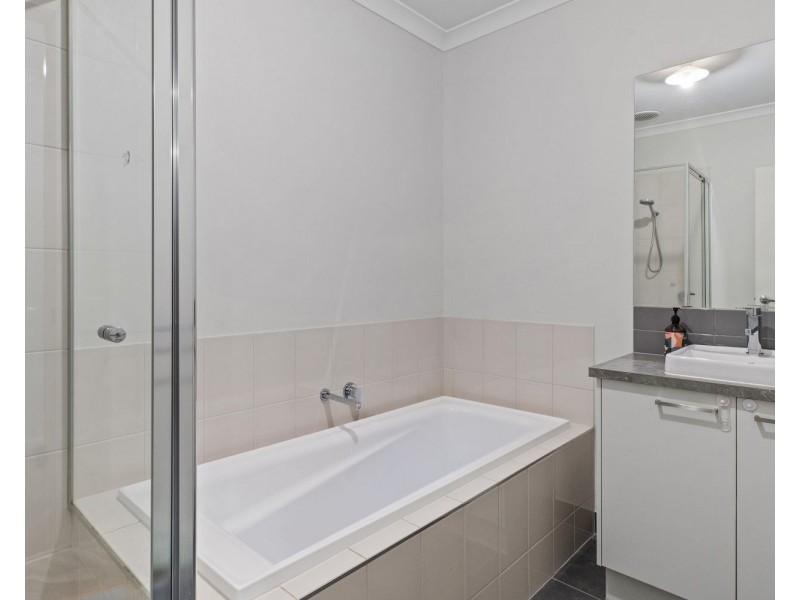 21 Camden Way, Strathfieldsaye VIC 3551