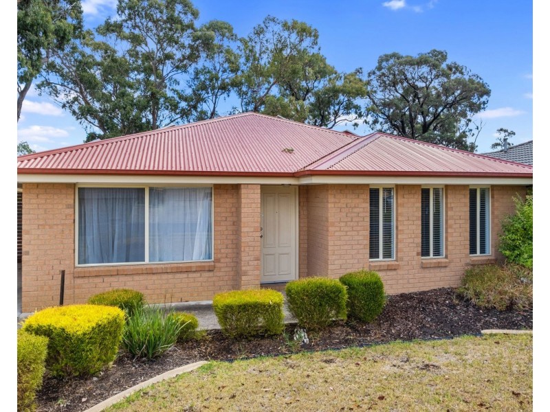 16 Irontree Close, Kangaroo Flat VIC 3555