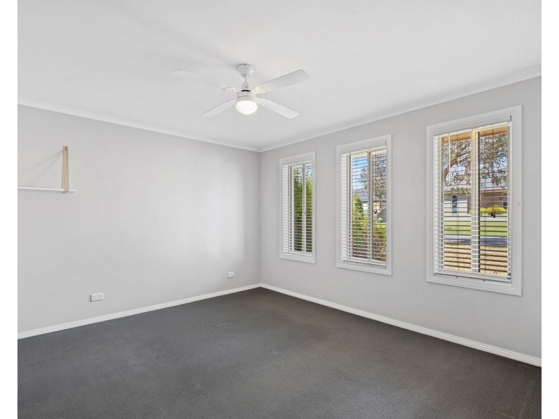 16 Irontree Close, Kangaroo Flat VIC 3555