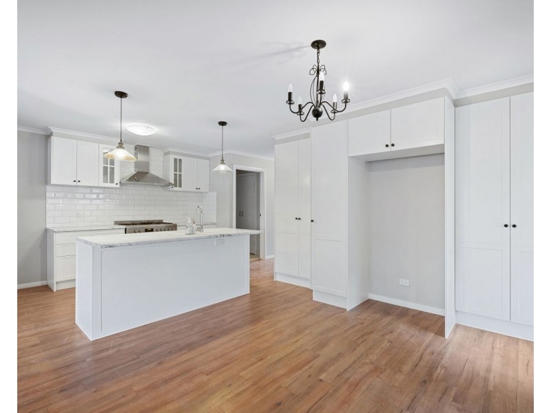 16 Irontree Close, Kangaroo Flat VIC 3555