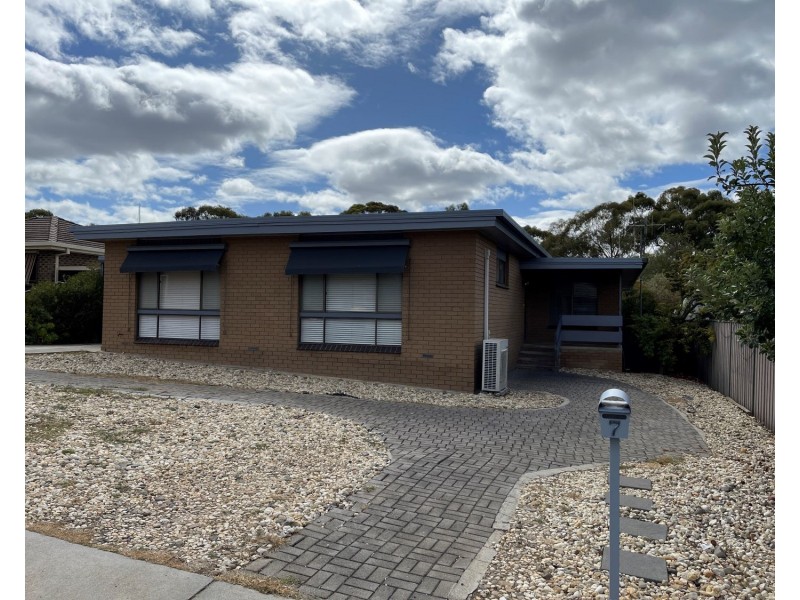 7 Earls Court, Golden Square VIC 3555