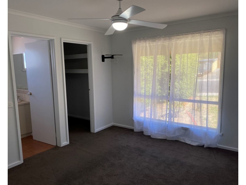 6 Balmoral Drive, Golden Square VIC 3555
