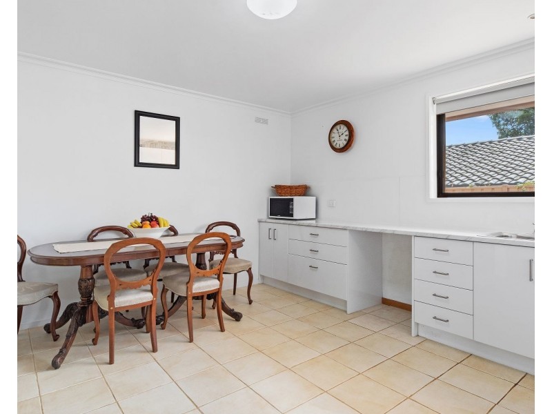 1/1 Nandina Court, Strathdale VIC 3550