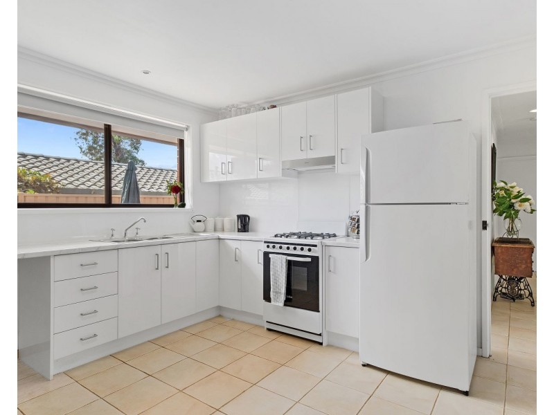 1/1 Nandina Court, Strathdale VIC 3550