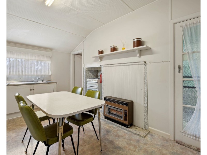 32 Quick Street, Long Gully VIC 3550