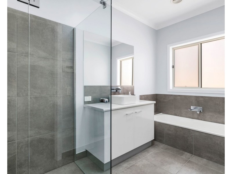 4 Forbes Court, North Bendigo VIC 3550