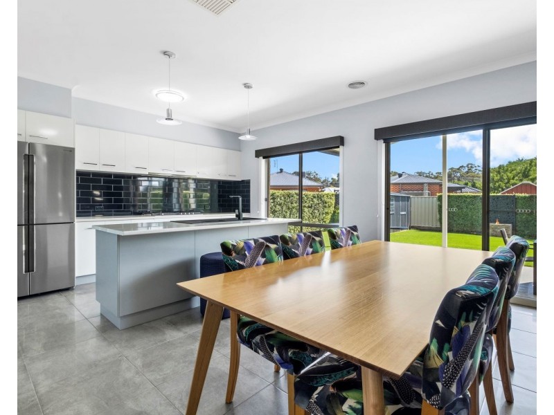 4 Forbes Court, North Bendigo VIC 3550