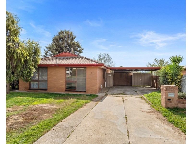 5 Graemar Court, Kangaroo Flat VIC 3555