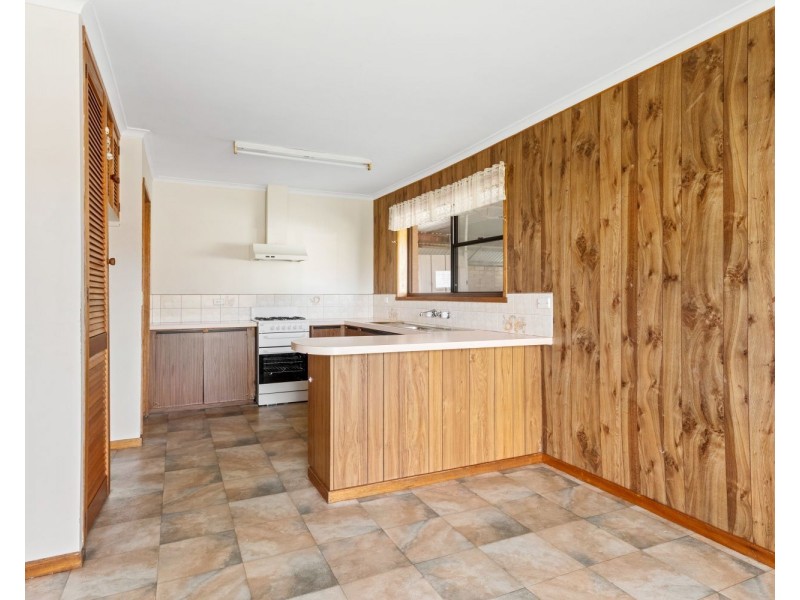 5 Graemar Court, Kangaroo Flat VIC 3555