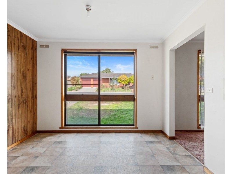 5 Graemar Court, Kangaroo Flat VIC 3555