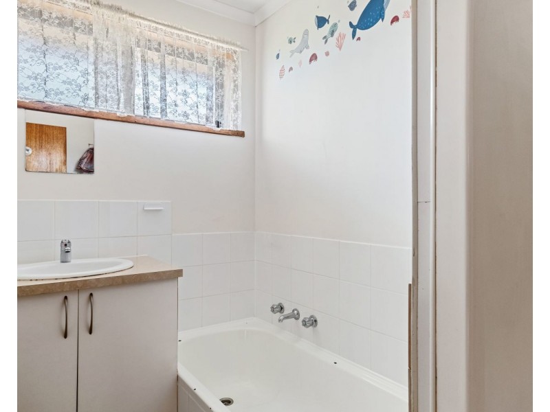 5 Graemar Court, Kangaroo Flat VIC 3555